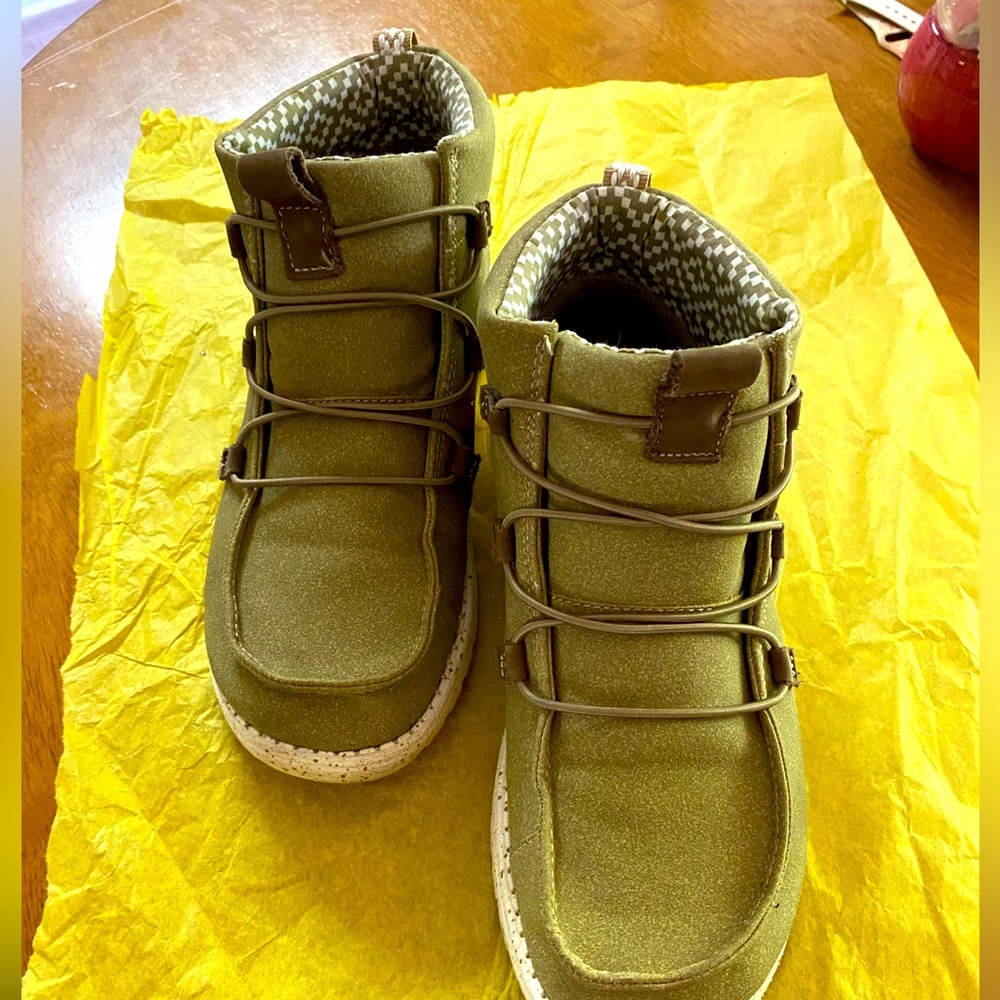 Hey dudes boots 9 size